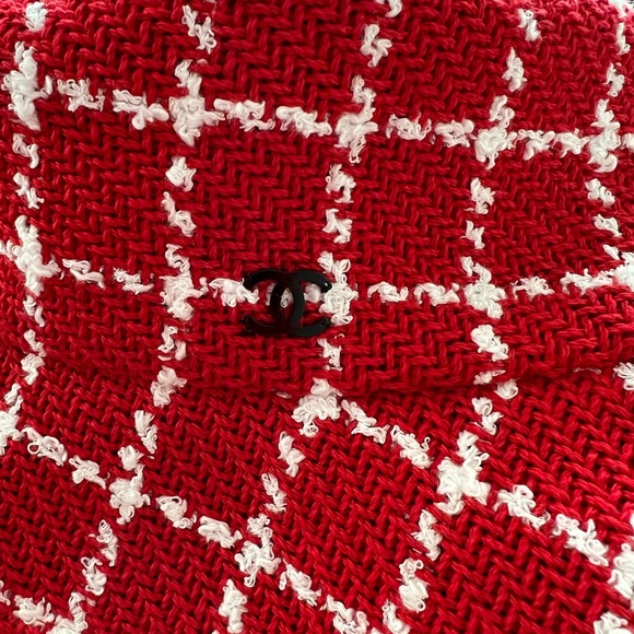 CHANEL BUCKET HAT - Picture 3 of 9